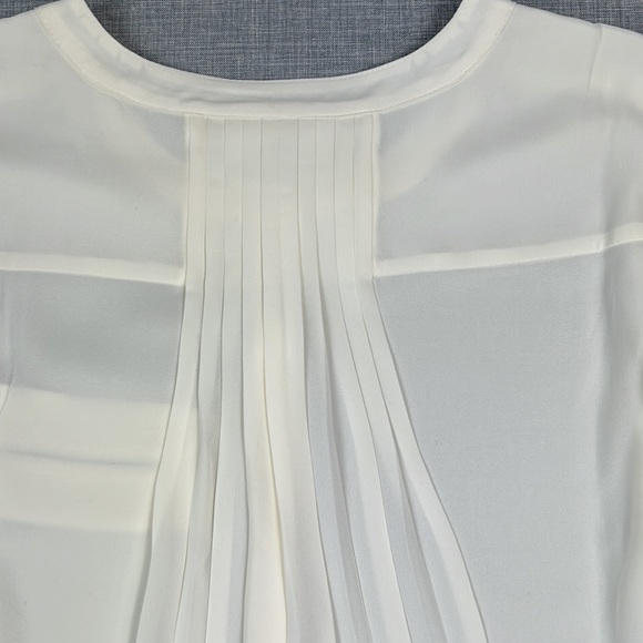 JM Collection Ivory Pleat-Back Semi Sheer Blouse Size Medium - Picture 6 of 6